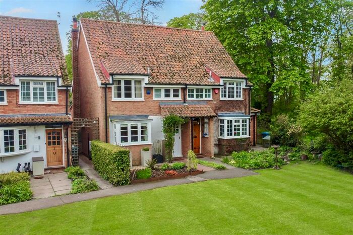 3 Bedroom Property For Sale In The Green, Orston, Nottingham, NG13