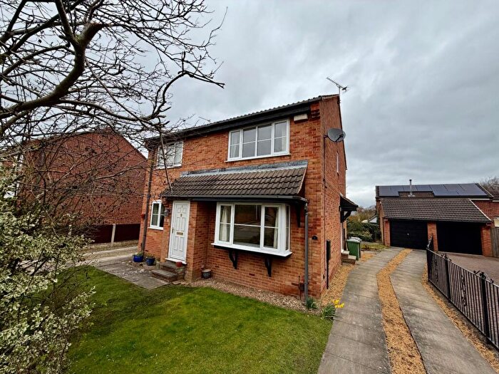 2 Bedroom Semi Detached House To Rent In Plane Tree Rise, Leeds, West Yorkshire, Uk, LS17