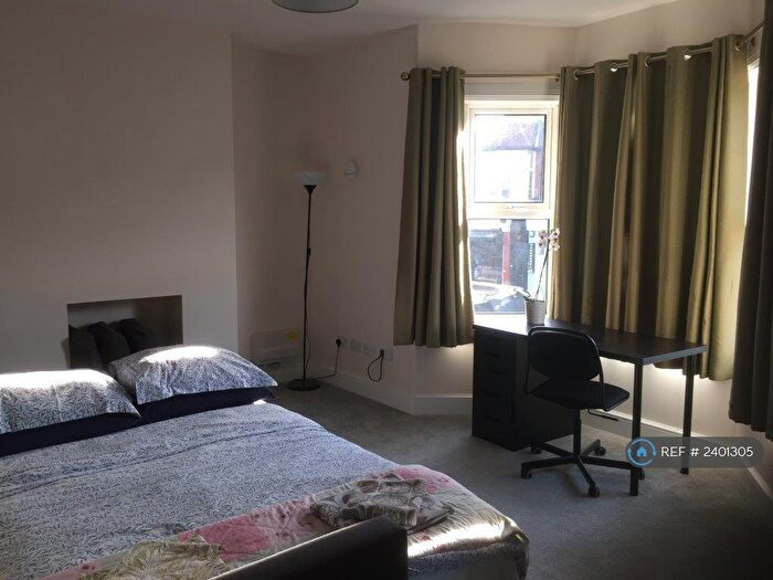 3 Bedroom Terraced House To Rent In Manor Farm Road, Southampton, SO18