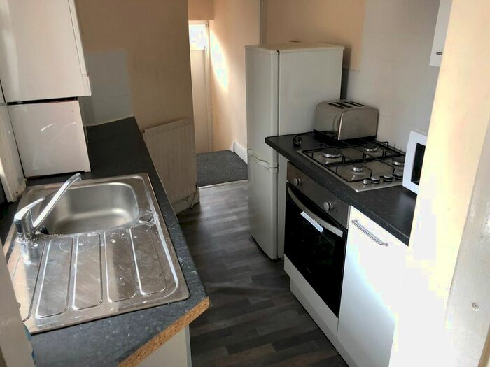 3 Bedroom Flat To Rent In Shortridge Terrace, Jesmond, Newcastle Upon Tyne, NE2