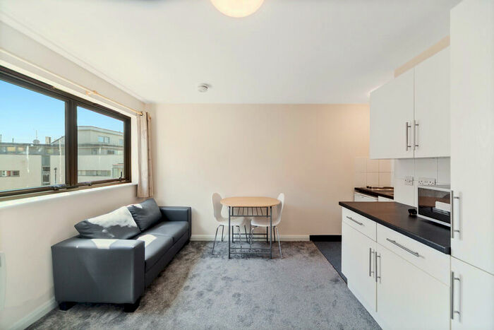 Studio To Rent In Hornsey Road, London, N7