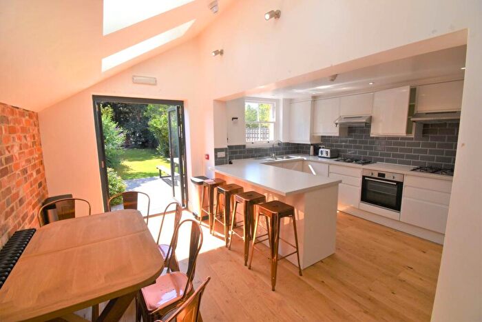 6 Bedroom Terraced House To Rent In Donnington Road, Reading, RG1