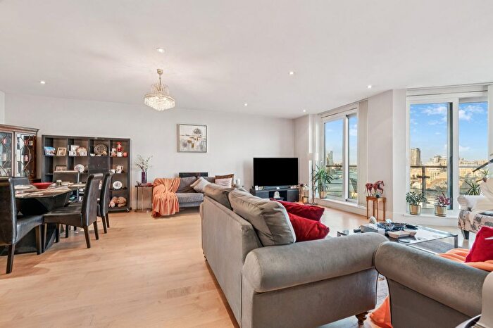 3 Bedroom Flat To Rent In Ensign House, Juniper Drive, SW18