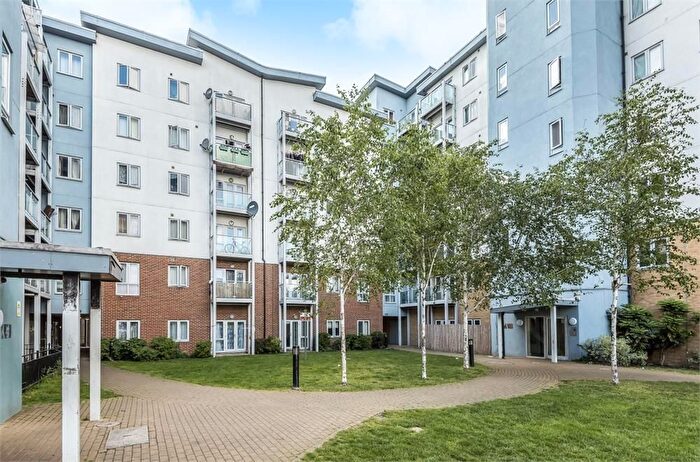2 Bedroom Flat To Rent In Mill Street, Slough, SL2