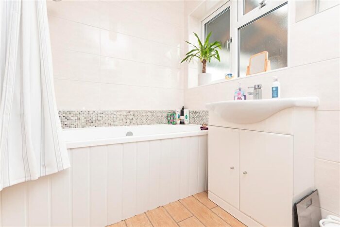 2 Bedroom Semi-Detached Bungalow For Sale In Multon Road, West Kingsdown, Sevenoaks, Kent, TN15