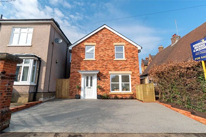 4 Bedroom Detached House For Sale In Douglas Road, Maidstone, Kent, ME16