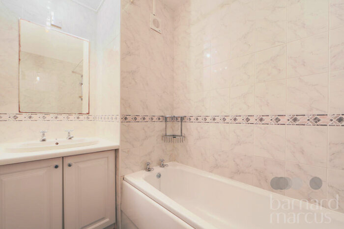 1 Bedroom Flat To Rent In Archway Road, Highgate, London, N6