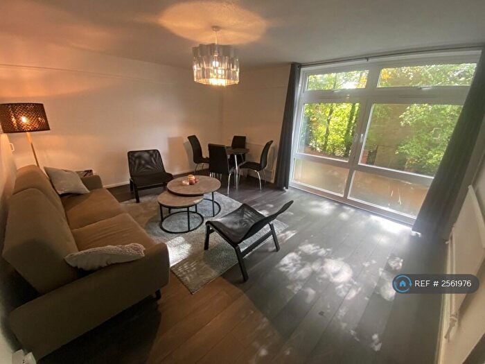 3 Bedroom Flat To Rent In Lewisham Hill, London, SE13