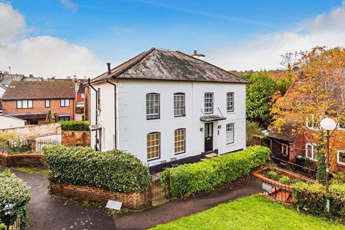 2 Bedroom Apartment To Rent In Archway Place, Dorking, RH4