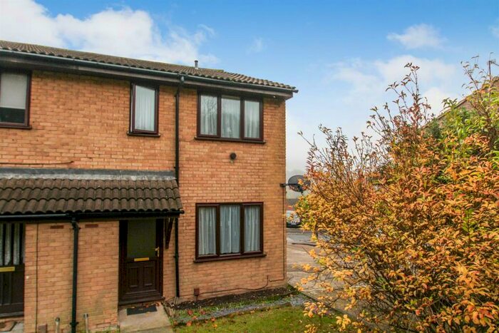 1 Bedroom Detached House To Rent In Resolution Close, Lordswood, Chatham, ME5