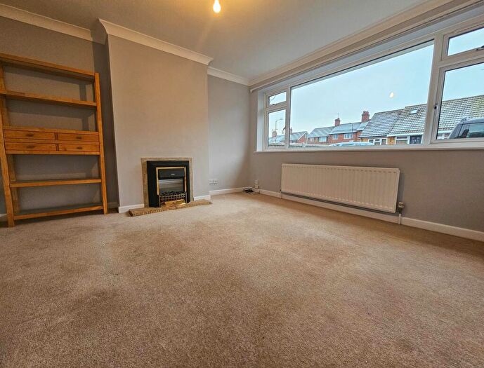 2 Bedroom Bungalow To Rent In Cherry Way, Kenilworth, CV8