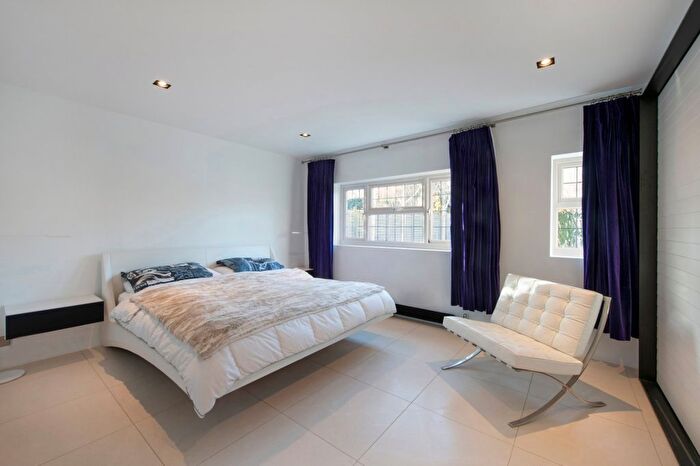 4 Bedroom Detached House To Rent In Bell Lane, Fetcham, KT22