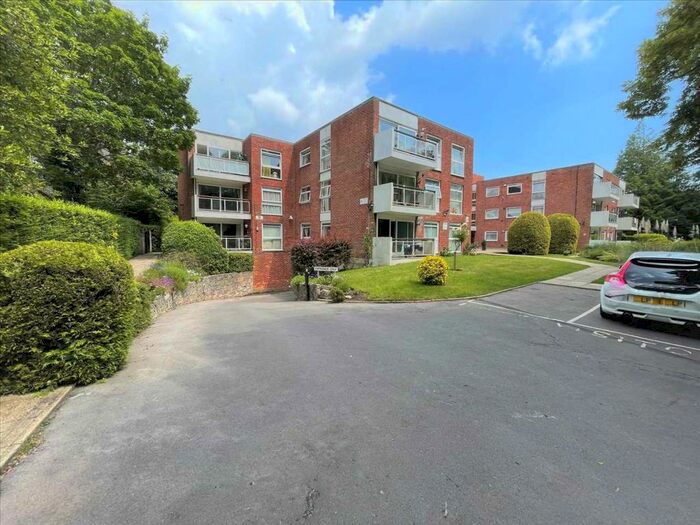 Houses for sale & to rent in BH8 8BY, Methuen Close, East Cliff