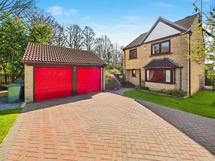 4 Bedroom House To Rent In Badgers Way, Bradford, BD2