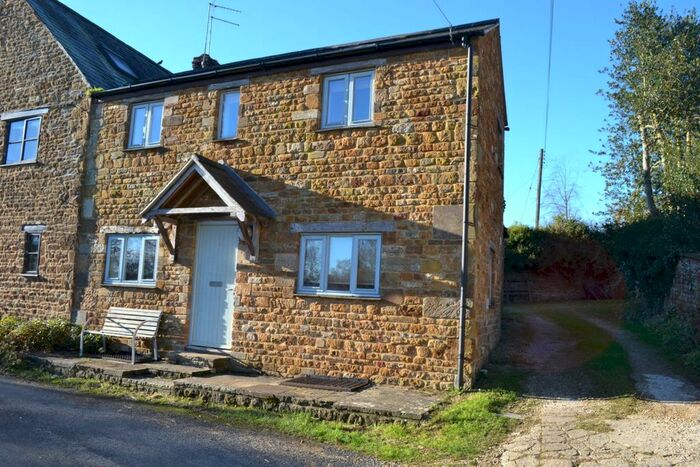 3 Bedroom Cottage To Rent In Round Close Road, Hook Norton, Banbury OX15