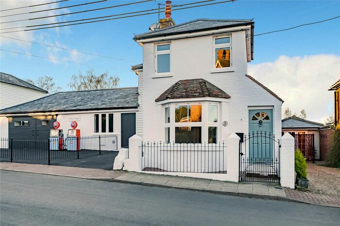 3 Bedroom Semi-Detached House For Sale In The Street, Frittenden, Cranbrook, Kent, TN17