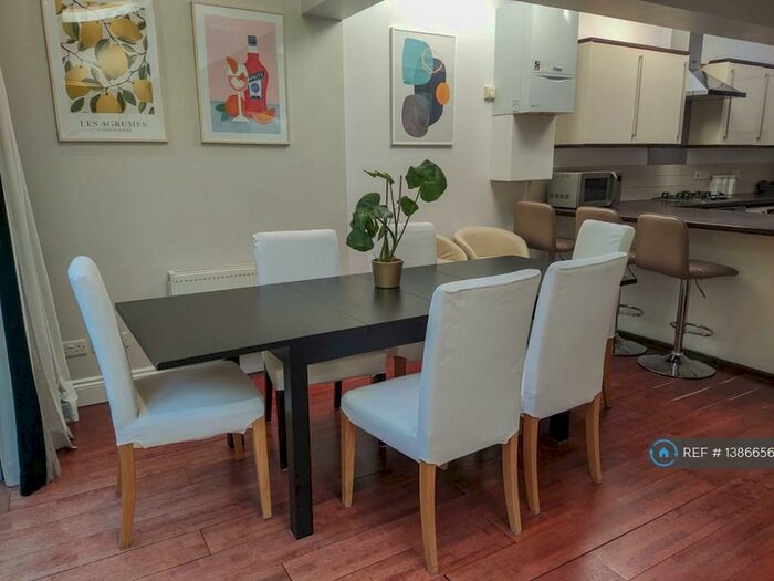 6 Bedroom Terraced House To Rent In Harberson Road, London, SW12