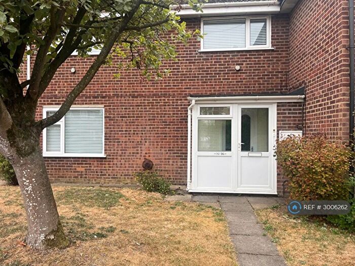 3 Bedroom End Of Terrace House To Rent In Walcot Close, Norwich, NR5