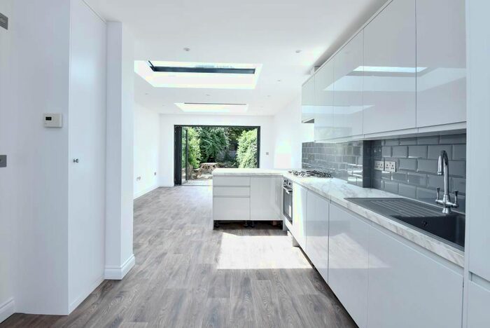 3 Bedroom Semi-Detached House To Rent In Albert Road, Twickenham, TW1