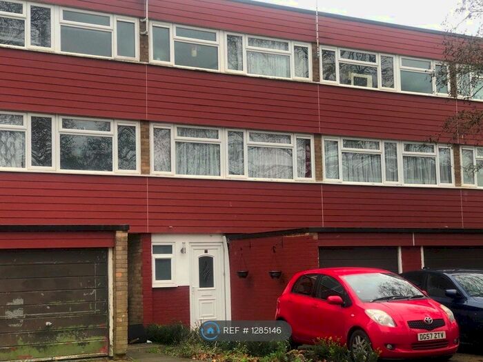 3 Bedroom Terraced House To Rent In Crummock Place, Bletchley, Milton Keynes MK2