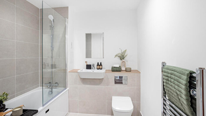 1 Bedroom Apartment For Sale In Flagstaff Road, Reading, RG2