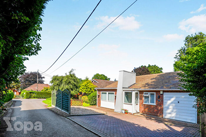 3 Bedroom Detached Bungalow For Sale In Greenways, New Barn, DA3
