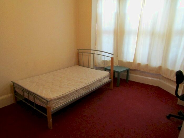 6 Bedroom Terraced House To Rent In Shakespeare Avenue, Southampton, SO17