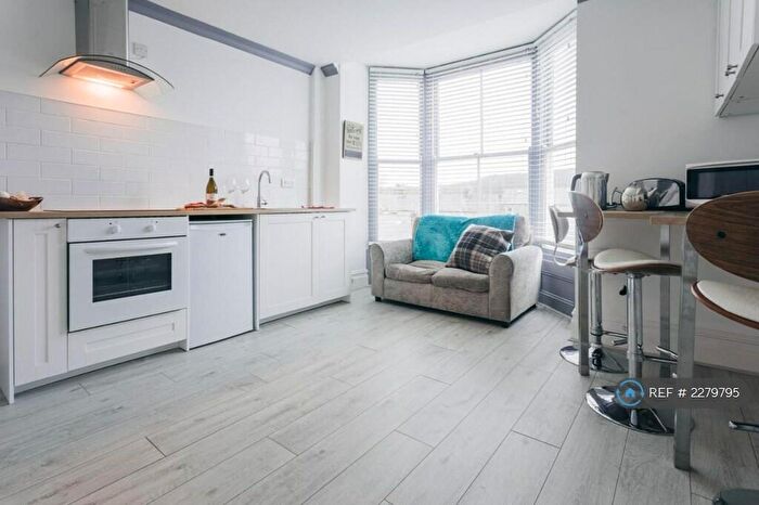 2 Bedroom Flat To Rent In West Road, Buxton, SK17