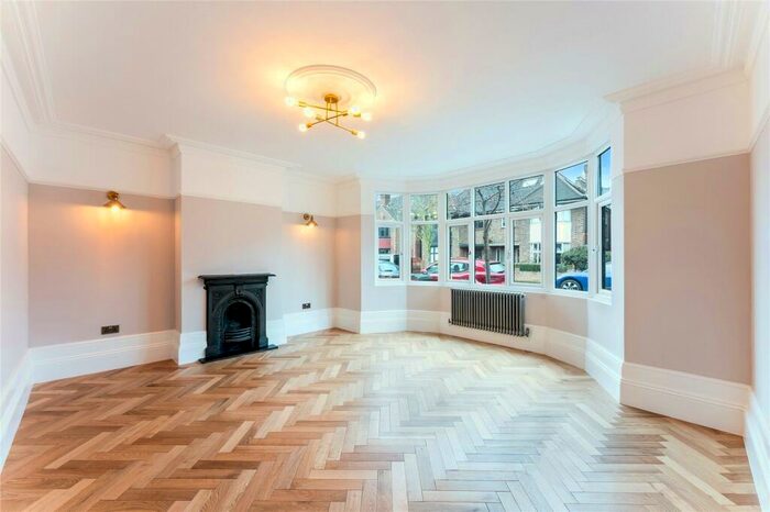 4 Bedroom Semi-Detached House To Rent In Sharon Gardens, London, E9