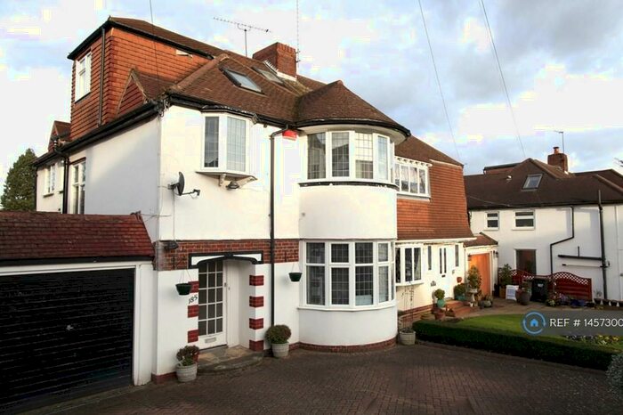 4 Bedroom Semi-Detached House To Rent In Hawes Lane, West Wickham, BR4