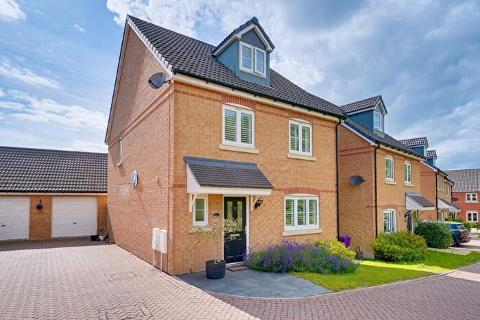 5 Bedroom Detached House For Sale In Cromwell Way, Royston, SG8