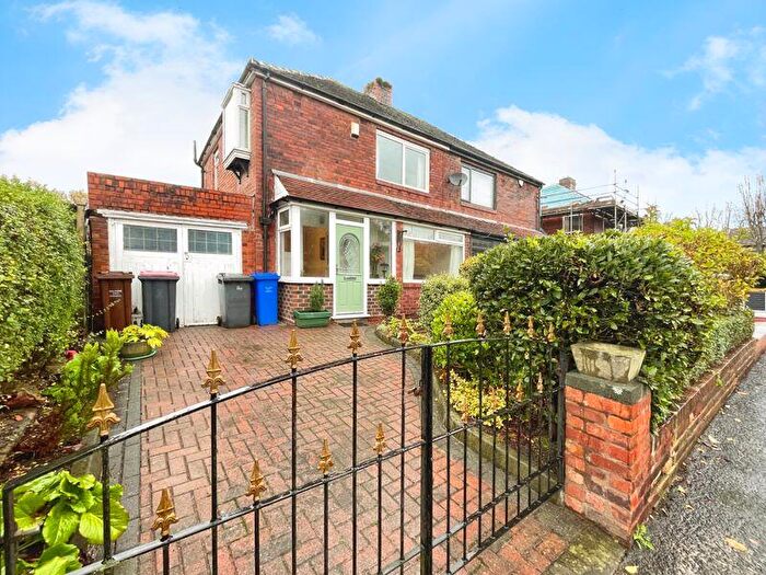 3 Bedroom Semi Detached House For Sale In East Lynn Drive, Manchester, M28