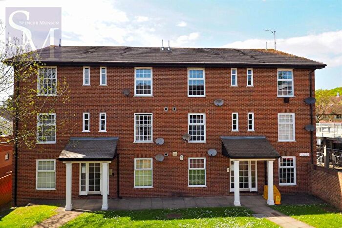 1 Bedroom Apartment For Sale In Van Ryne House, / High Road, Loughton, IG10