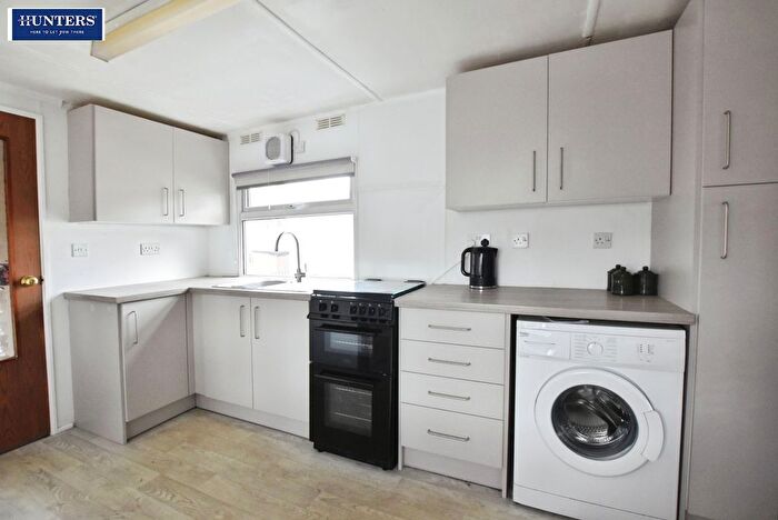 2 Bedroom Mobile/park Home For Sale In Ashfield Park, Scunthorpe, DN17