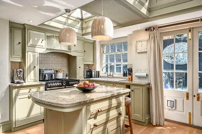 2 Bedroom Terraced House For Sale In Billing Place, Chelsea, SW10