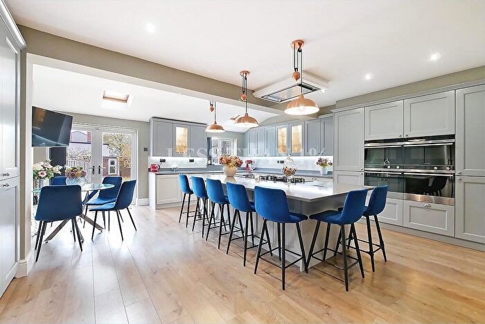 4 Bedroom Semi-Detached House For Sale In Weedon Road -, NN5