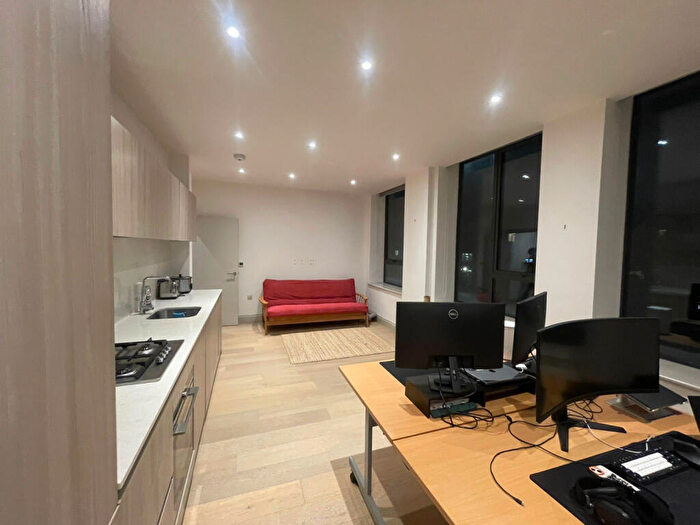 1 Bedroom Flat To Rent In York Road, SW11