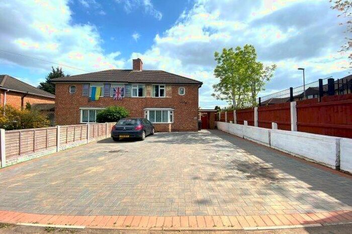 3 Bedroom Property To Rent In Lea Village, Birmingham, B33