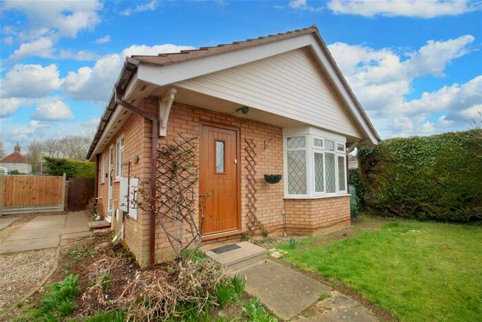 2 Bedroom Detached Bungalow To Rent In Oak Tree Road, Ampthill, Bedford, MK45