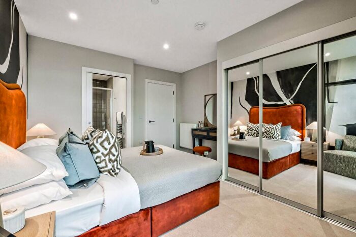 1 Bedroom Apartment For Sale In - Upper Dock Walk, , London, E16