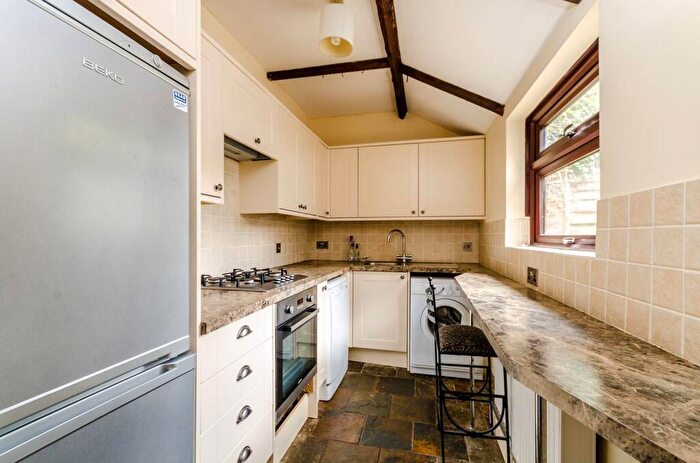 2 Bedroom House To Rent In Lower Green Road, Esher, KT10