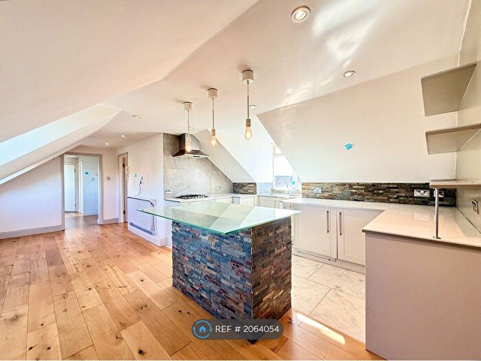 2 Bedroom Flat To Rent In High Street, London, SW19