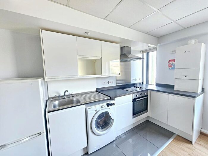 Studio To Rent In London Road, Southampton, SO15