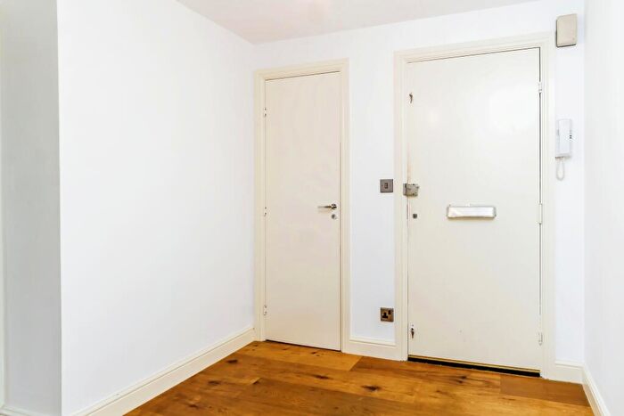 2 Bedroom Flat For Sale In Pennycroft, Pixton Way, Croydon, CR0