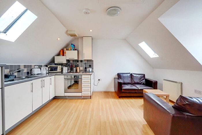 2 Bedroom Flat To Rent In Station Road West, Canterbury, CT2