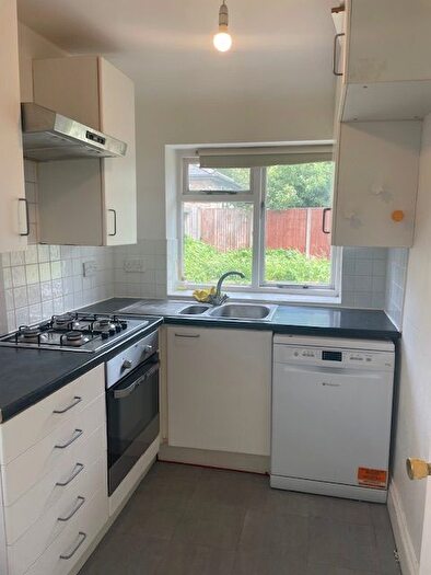 2 Bedroom Maisonette To Rent In South Gardens, The Avenue, Wembley, HA9