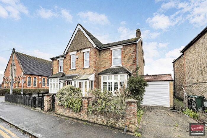 3 Bedroom Semi Detached House For Sale In Chaucer Road, Ashford, TW15