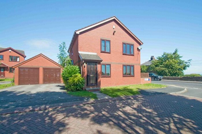 2 Bedroom Flat To Rent In Farnley View, Drighlington, Bradford, BD11