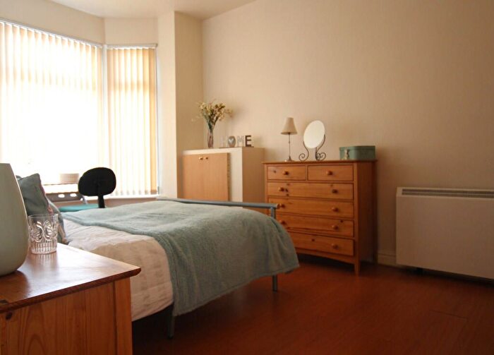 7 Bedroom Flat To Rent In Crofton Street, Manchester, M14