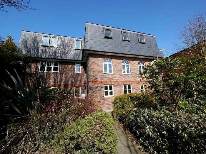 2 Bedroom Apartment To Rent In Swallow Court, Gresham Close, Brentwood, Essex, CM14